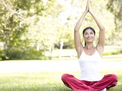 Lo stress si combatte con lo yoga